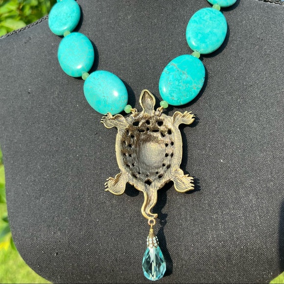 Heidi Daus Sparkling Latge Turquoise Turtle Necklace - Picture 10 of 16